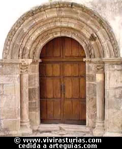 Portada de la iglesia de Cel&oacute;n