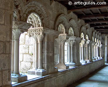 Claustro de la Colegiata del Sar