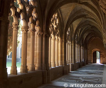 Edad Media, Claustro del Monasterio de La Oliva