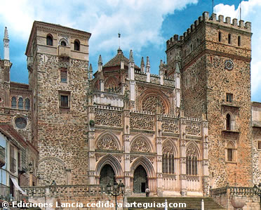 Fachada mud&eacute;jar del Monasterio de Guadalupe