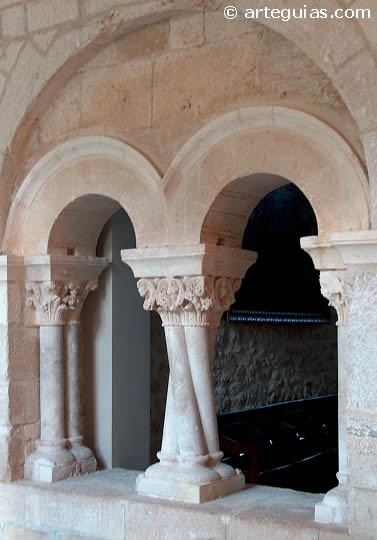 Arquer&iacute;a de la Sala Capitular. Monasterio de la Vid. Burgos