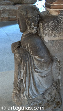 Estatua que se interpreta como el propio Mateo