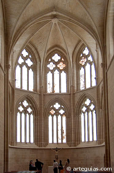 &Aacute;bside Central delMonasterio cisterciense de Ca&ntilde;as. La Rioja