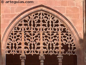 Arco del claustro del Monasterio de Santa Mar&iacute;a la Real de N&aacute;jera