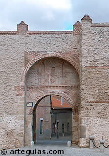 Una de las puertas de la muralla de Olmedo es la de San Miguel