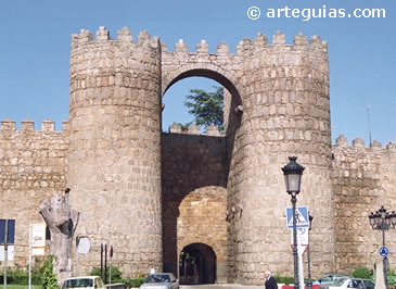 Puerta de San Vicente. Murallas de &Aacute;vila