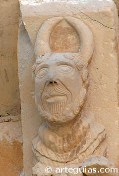 Canecillo de la iglesia de Och&aacute;nduri