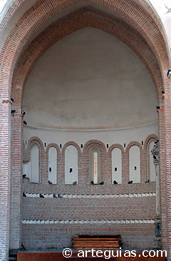Interior del &Aacute;bside de San Andr&eacute;s de Olmedo