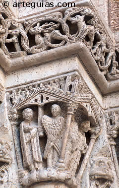 Capiteles de la Puerta del Palau de la Catedral de Valencia