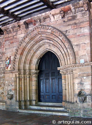 Portada de la Iglesia de San Francisco de Avil&eacute;s