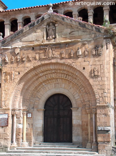 Portada de la Colegiata de Santillana del Mar