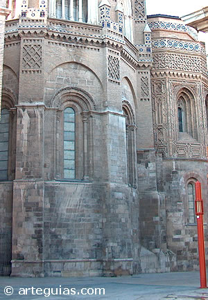 Cabecera rom&aacute;nica de la Seo