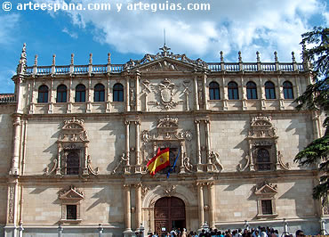 Perido clasicista de la arquitectura del Renacimiento en Espa&ntilde;a: Fachada de la Universidad de Alcal&aacute; de Henares