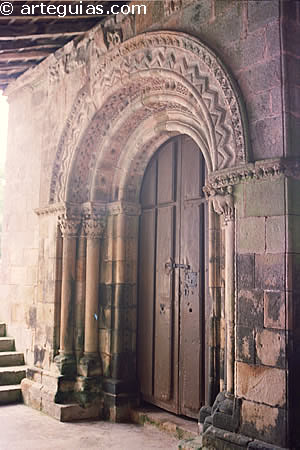 Puerta de San Andr&eacute;s de Valdeb&aacute;rzana