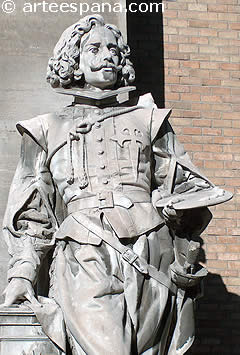 Estatua de Diego Vel&aacute;zquez, genio de la pintura barroca espa&ntilde;ola