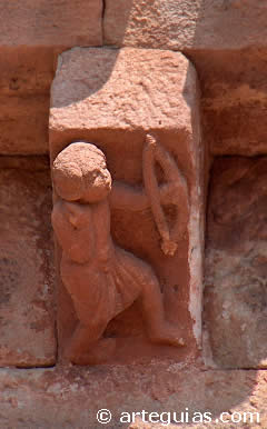 Vizca&iacute;nos de la Sierra. canecillo con arquero