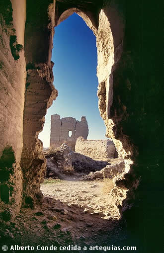 Ruinas del castillo de Alfajar&iacute;n. Zaragoza