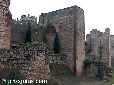 La Comarca de Torrijos (Toledo) tiene en el castillo de Escalona el mejor representante de arquitectura militar mud&eacute;jar
