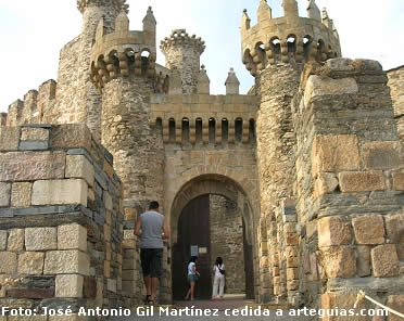 Entrada la castillo templario de Ponferrada, Le&oacute;n