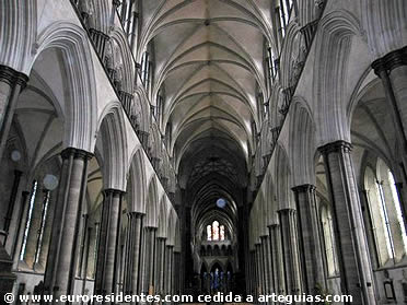 Catedral de Salisbury, uno de los emblem&aacute;ticos ejemplos del g&oacute;tico en Inglaterra
