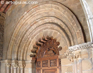 Arquivoltas de la puerta, Cenero (Comarca de Gij&oacute;n)