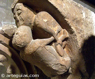 Arte rom&aacute;nico er&oacute;tico: coito en un canecillo de la iglesia de Cig&uuml;enza. Hoy en el Museo de Burgos
