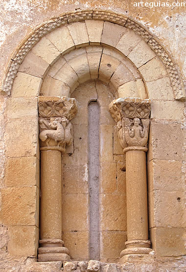 Ventanal de la iglesia de Perorrubio