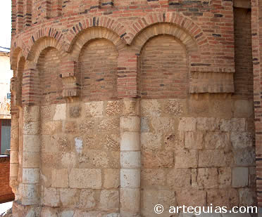Mutaci&oacute;n de rom&aacute;nico a mud&eacute;jar en la iglesia de San Tirso. Sahag&uacute;n