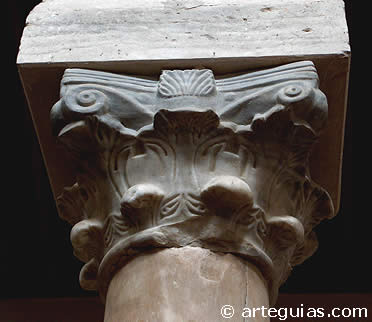 Capitel moz&aacute;rabe de la iglesia vallisoletana de San Cebri&aacute;n de Mazote