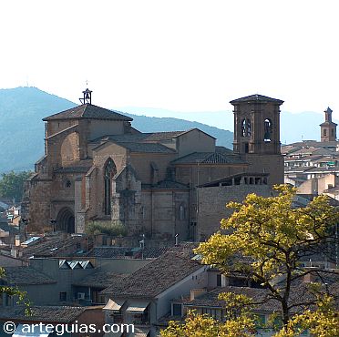 Vista general de la iglesia de San Miguel de Estella