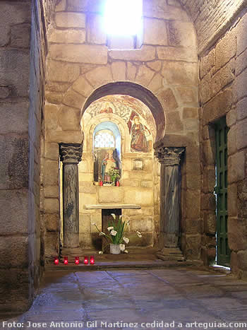 Interior de Santa Comba de Bande