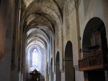 Interior de la iglesia del monasterio de Santes Creus