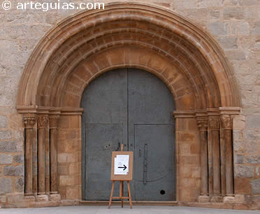 Portada occidental de la iglesia arciprestal de Sant Mateu
