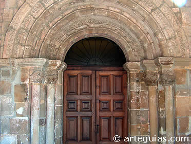 Portada de la iglesia de Ser&iacute;n, Comarca de Gij&oacute;n