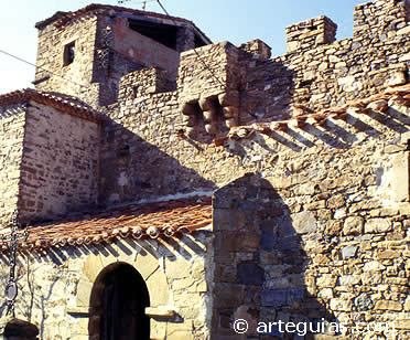 Iglesia fortaleza de Valtajeros
