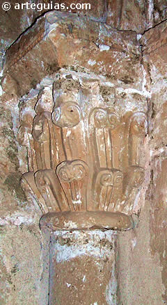 Capitel de la puerta. Aldealengua de pedraza