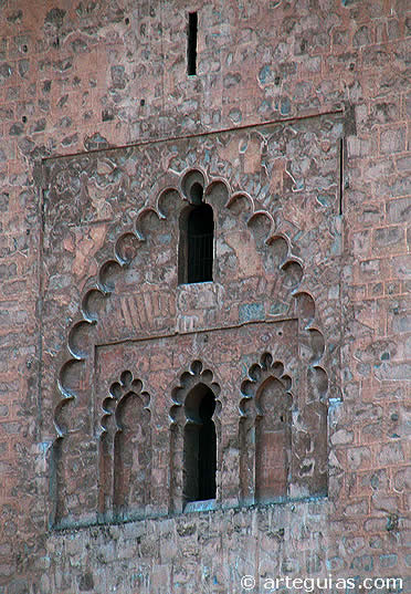 Decoraci&oacute;n del alminar almohade de  Marrakech