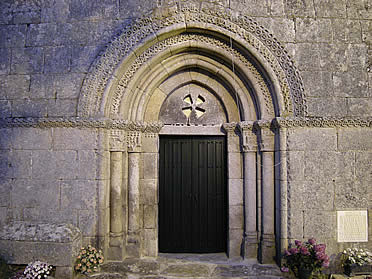 Portada occidental de San Pedro de Boado