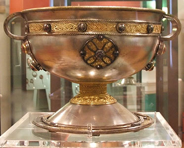 C&aacute;liz Ardagh. joya de la orfebrer&iacute;a irlandesa altomedieval