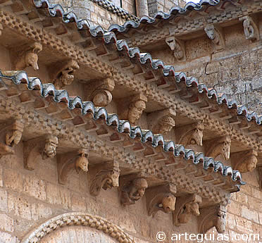 Camino de Santiago: canecillos de Fr&oacute;mista