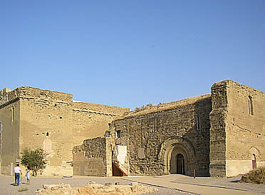 Castillo e iglesia de Santa Mar&iacute;a de Gardeny