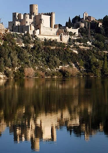 Castell de La Gornal, uno de los m&aacute;s espectaculares castillos de Barcelona