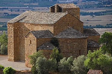 Vista general de la Iglesia de Santa Mar&iacute;a de Covet