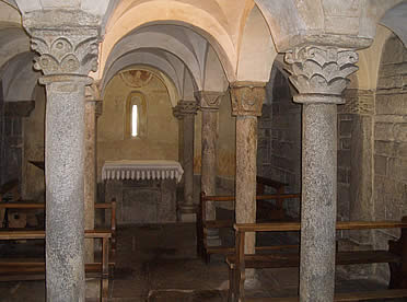 Cripta de la iglesia de San Nicol&aacute;s de Giornico