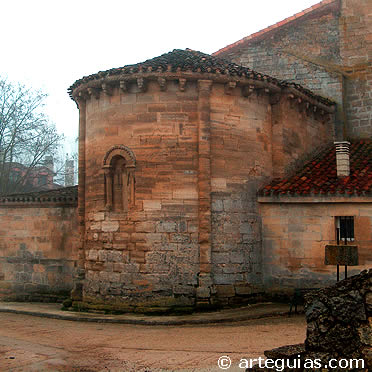 &Aacute;bside de la iglesia de Santiago Ap&oacute;stol de Hurones