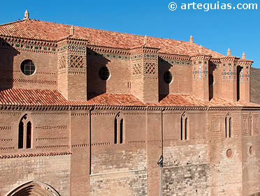 Iglesia fortaleza de Montalb&aacute;n, construida por la Guerra de los Dos Pedros entre Castilla y Arag&oacute;n