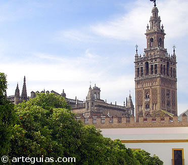 El alminar de la Mezquita de Sevilla (La Giralda) es un s&iacute;mbolo del poder del Imperio Almohade en Al-Andalus