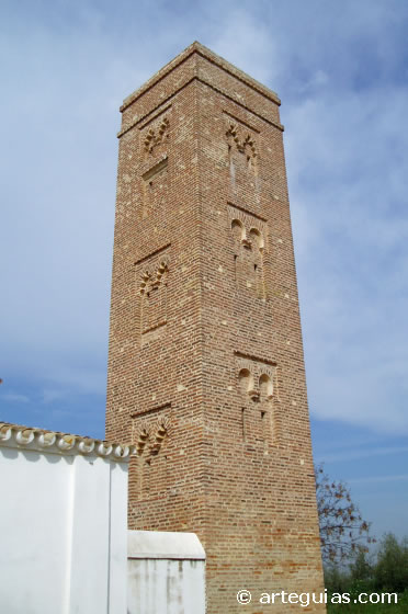 Alminar almohade. Ermita de Nuestra Se&ntilde;ora de Cuatrohabit&aacute;n. Bollullos de la Mitaci&oacute;n