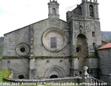 Fachada principal de Santa Mar&iacute;a de San Clodio