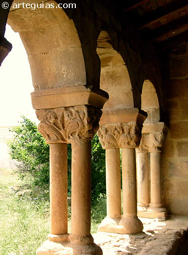 Galer&iacute;a porticada de Ome&ntilde;aca, Soria
